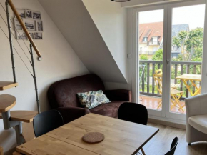 Accès direct plage, T3 mezzanine, 4 pers, balcon, parking, proche thalasso à Cabourg - FR-1-487-357